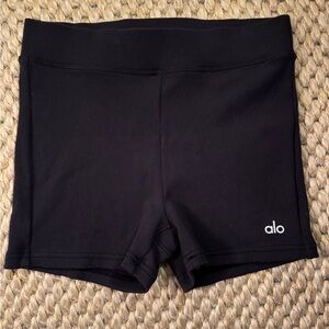 Alo Yoga Ribbed Goddess Short